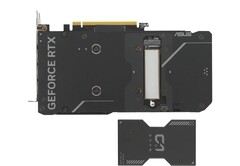 Le SSD se fixe facilement à l'arrière du GPU (Image Source : Asus)