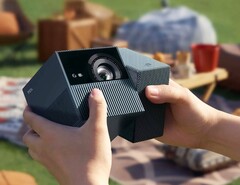 Le PlayCube de TCL est doté d&#039;un boîtier compact en forme de cube. (Source de l&#039;image : TCL)