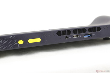 En haut : bouton d'alimentation, boutons de volume, casque d'écoute de 3,5 mm, USB-C 4, USB-A 3.0