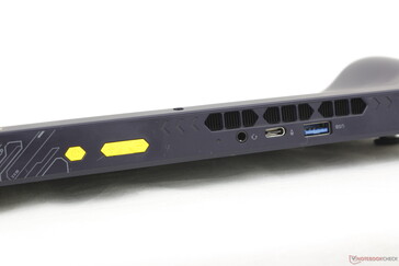 En haut : bouton d'alimentation, boutons de volume, casque d'écoute de 3,5 mm, USB-C 4, USB-A 3.0