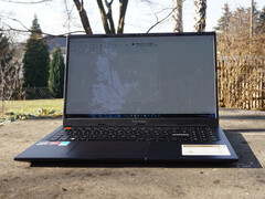 Le VivoBook S15 combine intelligemment l&#039;OLED avec la Radeon 680M.
