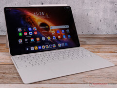 Le MagicPad 4 est disponible en gris ou en blanc.