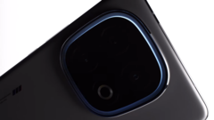 L'iQoo 13 (Source de l'image : iQoo)