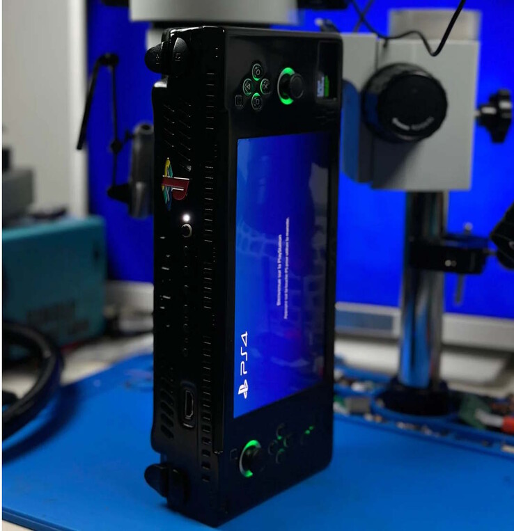 La console portable PS4 est plutôt encombrante (Image source : wewillmakeitnow)