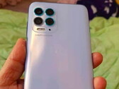 Le Motorola Edge S sera équipé d'un nombre impressionnant d'appareils photo, sur la base de ces photos qui ont fait l'objet de fuites. (Source de l'image : Weibo)