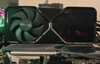 Nvidia GeForce RTX 4070 Super Founders Edition installé dans le banc d'essai