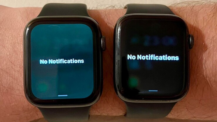 watchOS 9.5 fonctionnant sur la montre Apple gauche. (Source de l'image : u/whosyourdaddy)