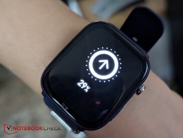 Au poignet de l'enfant : mise à jour après appairage de l'application