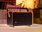Les enceintes JBL Authentics ont un style rétro mais cachent une fonction inédite dans l'industrie (Image Source : JBL)