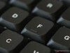 Les repères tactiles sur les touches F et J sont très visibles
