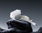 Le nouveau chargeur GaN de OnePlus a la forme d'une bouteille. (Source de l'image : OenPlus)