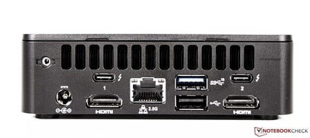 Arrière : Adaptateur secteur, 2x USB4 (type-C), 1x USB 3.2, 1x USB 2.0, LAN 2,5G, 2x HDMI 2.1