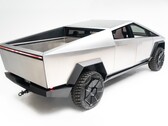 L'acier de la carrosserie du Cybertruck provient du Starship (image : Peterson Museum)