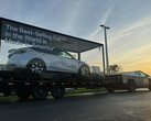 Cybertruck remorque un Model Y (image : TeslaNewsWire/X)