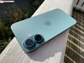 L'iPhone Air ne ressemblera pas du tout à l'iPhone 16 illustré ici (source d'image : Notebookcheck)
