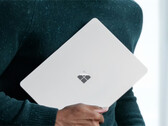 Le nouveau Surface Laptop 13 pouces de Microsoft est équipé de la plateforme Panther Lake d'Intel.