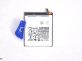 Une batterie S23 Ultra. (Source : PBKReviews via YouTube)