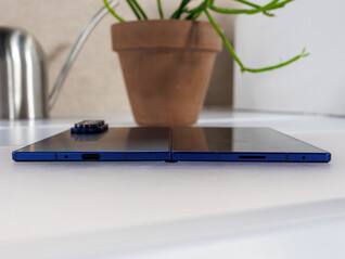 Le Galaxy Z Fold7 est l'un des smartphones pliables les plus fins au monde, déplié (Image source : Notebookcheck)