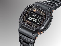 Le MRG-B5000HT-1 utilise un écran LCD négatif assorti à la finition gris foncé discrète du revêtement DLC (Source d'image : Casio)