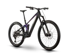 Avec le Raymon Tarok Pro, Raymon propose un nouveau VTT tout suspendu équipé d'un moteur Avinox