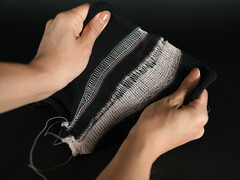 L'électricité ou la température influencent la longueur des fibres. (Source : MIT)