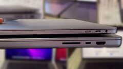 Le MacBook Pro 16 2021 pèse à partir de 2,1 kg (4,7 livres) et mesure 1,68 cm (0,66 pouce) de haut. (Image source : SANG SÁNG SUỐT - édité)