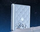 Le Motorola Razr 60 Swarovski Limited Edition peut coûter plus cher que la version standard en raison des cristaux. (Source de l'image : Motorola)