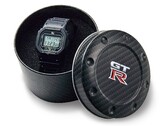Le DW-5600 noir mat, une collaboration entre Casio G SHOCK et la voiture de sport Nissan GT-R (Image source : G-Central)