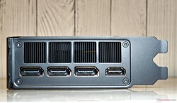 Ports : 3x DisplayPort 2.1b-out, 1x HDMI 2.1b-out