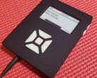 L'ePiPod est un projet peu coûteux qui utilise des composants tels qu'un écran E Ink à 6,99 $. (Source de l'image : drhatch)