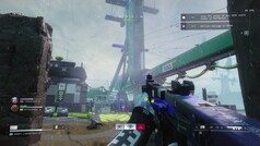 La pluie, les câbles et les lignes de vue ouvertes confèrent aux cartes de Marathon une atmosphère tendue.