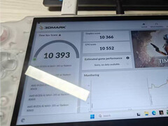 Le GPD Win 5 supportera une batterie de 80 Wh comme l'Asus ROG Ally X, mais via une batterie externe. (Source de l'image : QQ via @9550pro)