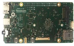 Novasom M9 : Une alternative Raspberry Pi qui prend en charge les lecteurs M.2 et trois sorties vidéo (Source de l'image : Novasom Industries)