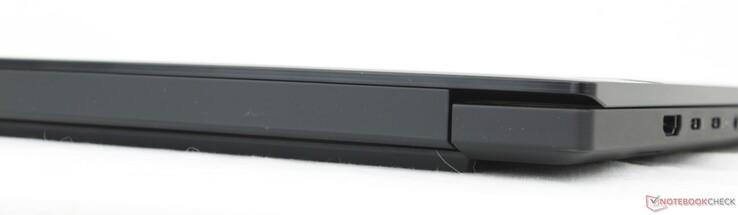 Arrière : Pas de ports