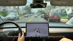 Le mode de conduite entièrement autonome de Tesla en action (image : Fabian Luque/YouTube)