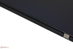 Lecteur de carte micro SD du ThinkPad X390 caché et difficile à atteindre.