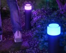 Le Philips Hue Calla Large outdoor pedestal light a été lancé aux États-Unis. (Source : Philips Hue)