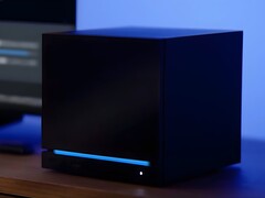 Valve Steam Machine sur un support de télévision (Source de l'image : capture d'écran, Valve YouTube avec modifications)