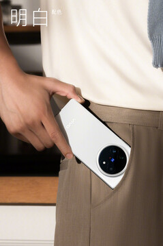Le Vivo X Fold5 en blanc.