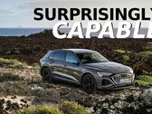 Malgré sa vocation routière évidente, l'Audi Q8 e-tron électrique, avec son système quattro à double moteur, réalise des prouesses tout-terrain impressionnantes. (Source de l'image : Audi - édité)