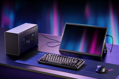 Le MINISFORUM V3 peut être associé à un eGPU ou même utilisé comme moniteur externe. (Source de l'image : MINISFORUM)