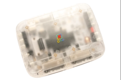 Console FPGA SuperStation One Transparent Collection avec coque Frost translucide.