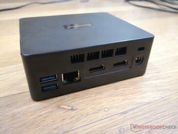 Arrière : 2x USB-A 3.0, Gigabit RJ-45, 2x HDMI 2.0, verrou Kensington, adaptateur secteur