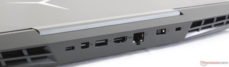 A l'arrière : USB C 3.1, mini DisplayPort, USB A 3.1, HDMI 2.0, Gigabit RJ-45, entrée secteur, verrou de sécurité Kensington.