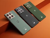 Motorola a sorti le Edge 70 en trois couleurs Pantone. (Source de l'image : Motorola)
