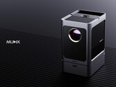 Le projecteur portable MUDIX pour l'extérieur est doté d'une batterie amovible qui se fixe à l'aide d'aimants. (Source de l'image : MUDIX)
