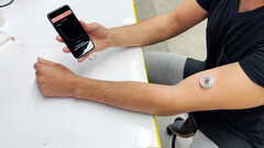 Un nouveau dispositif de surveillance du diabète permet également de détecter la présence d&#039;alcool et de lactate (image : UC San Diego)