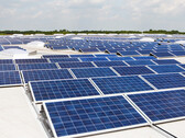 Un parc de panneaux solaires installé sur plusieurs toits