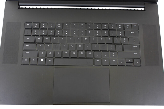 Clavier et pavé tactile - Razer Blade 17 2022 (Image source : Notebookcheck)