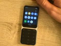 Le Sidephone (photo) avec le tiroir d'applications visible. (Source de l'image : u/sebastiansnell sur r/sidephone subreddit)